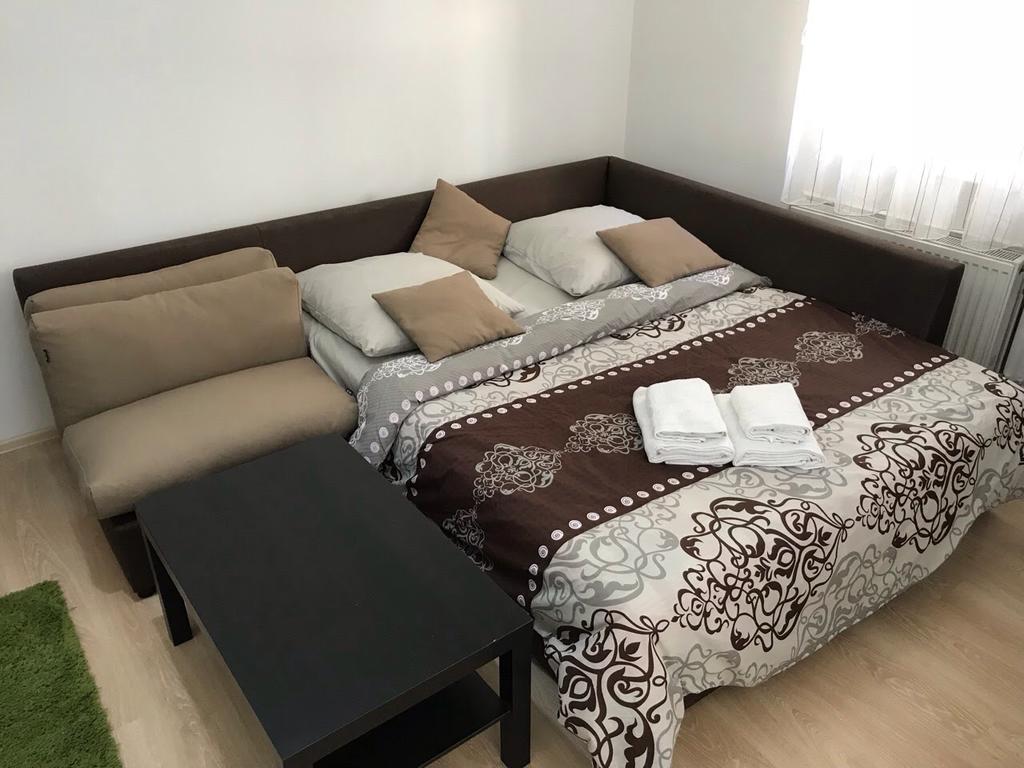 Gil Apartments, Квартира Студия В Самом Центре Пл Петефи Uzhhorod Εξωτερικό φωτογραφία