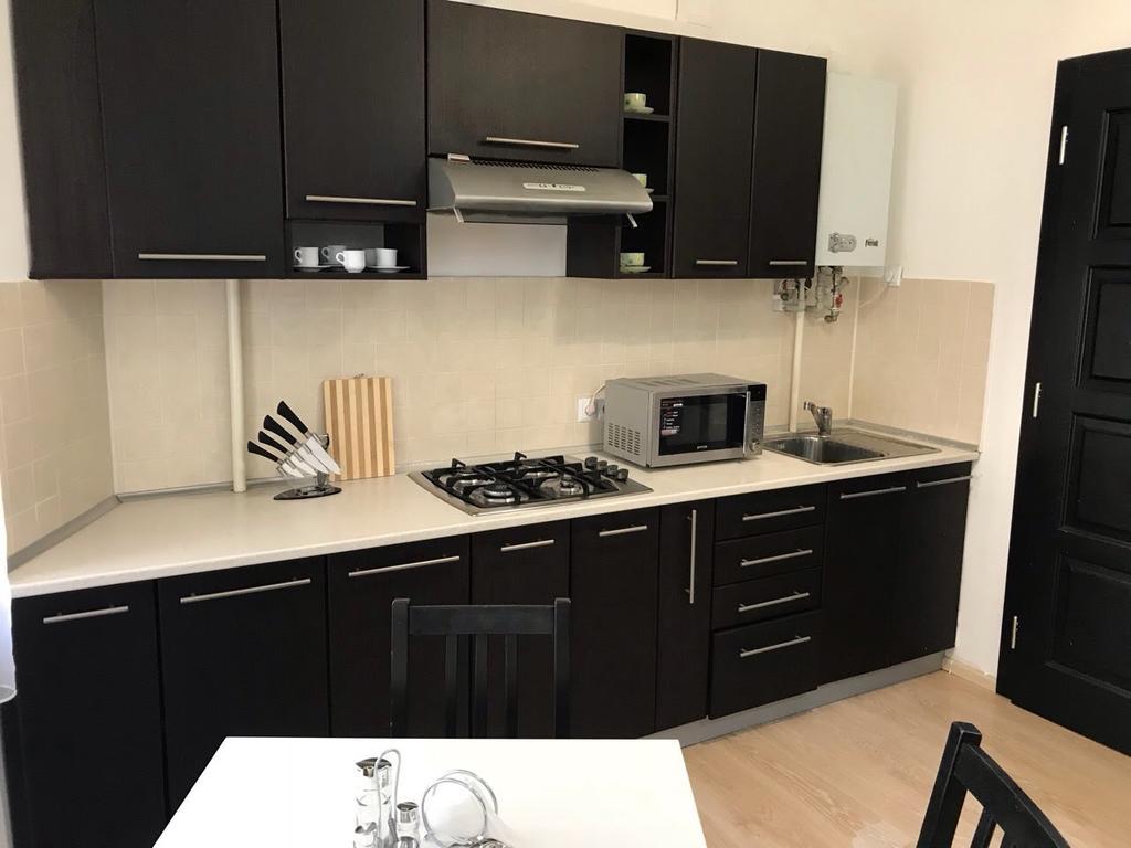 Gil Apartments, Квартира Студия В Самом Центре Пл Петефи Uzhhorod Εξωτερικό φωτογραφία